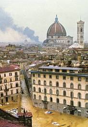 Veduta del centro storico di Firenze alluvionato